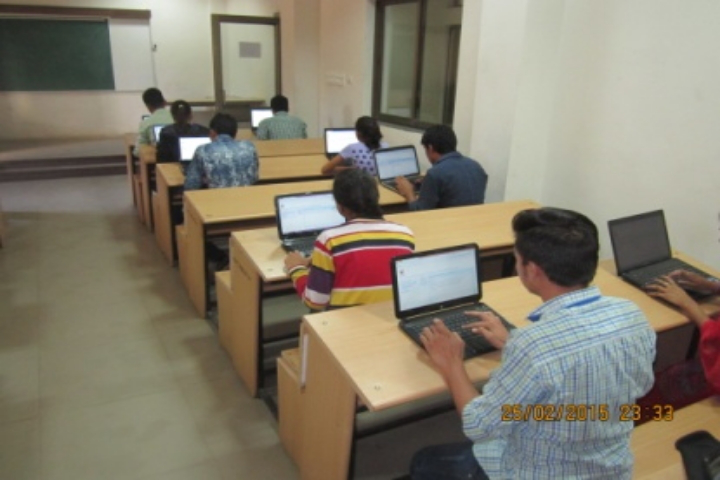 Kamdhenu University, Gandhinagar IT-Lab of Kamdhenu University Gandhinagar